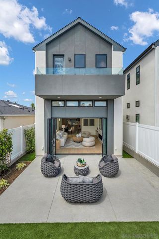 1073 Opal Street, San Diego, CA 92109