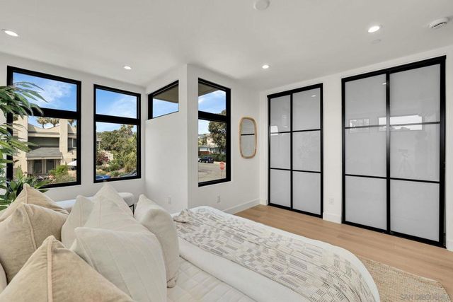 1073 Opal Street, San Diego, CA 92109