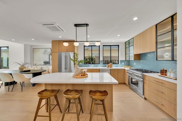 1073 Opal Street, San Diego, CA 92109