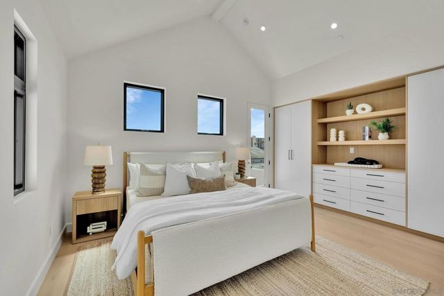 1073 Opal Street, San Diego, CA 92109