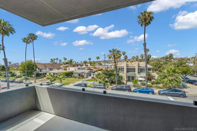 1073 Opal Street, San Diego, CA 92109