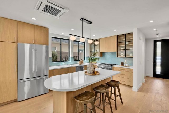 1073 Opal Street, San Diego, CA 92109