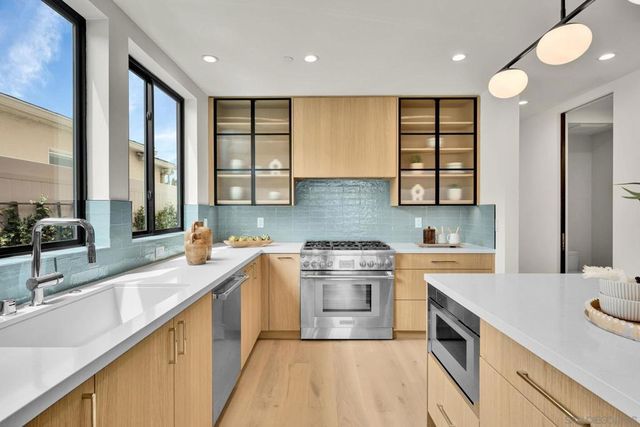 1073 Opal Street, San Diego, CA 92109