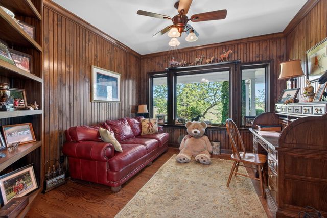 2027 Clintonville Road, Paris, KY 40361
