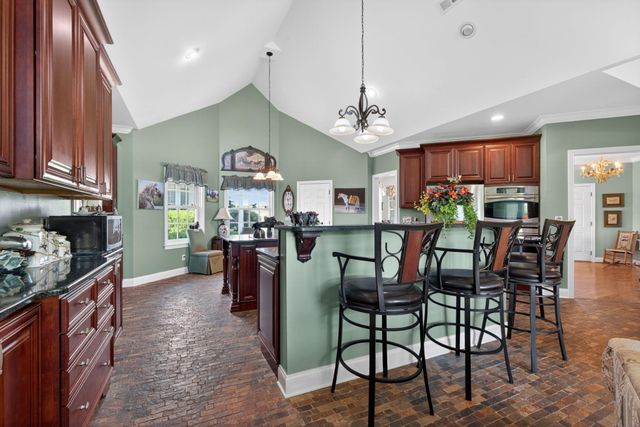 2027 Clintonville Road, Paris, KY 40361
