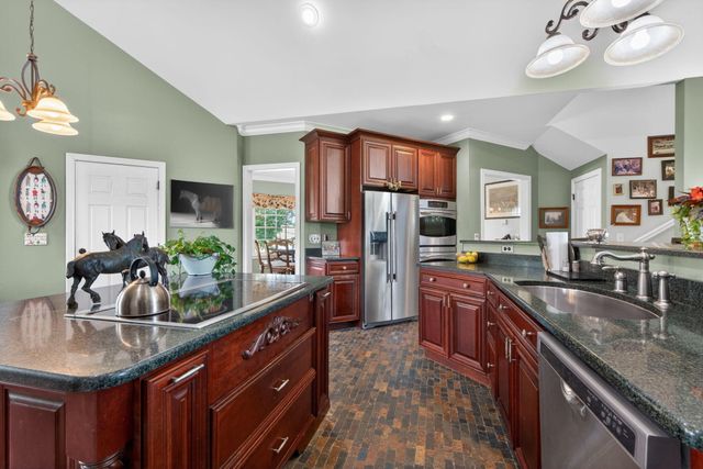 2027 Clintonville Road, Paris, KY 40361