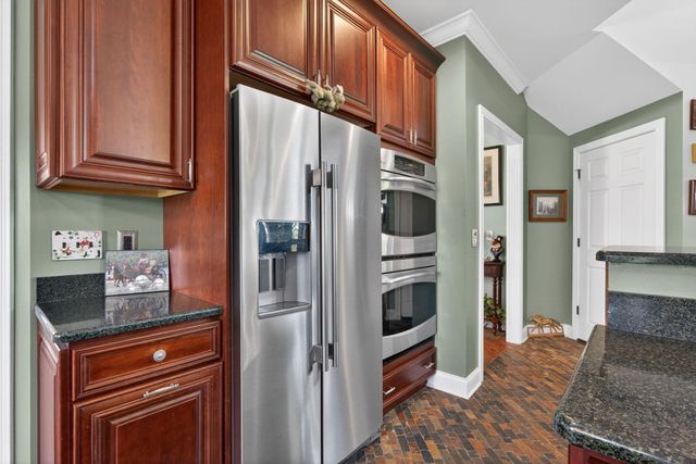 2027 Clintonville Road, Paris, KY 40361