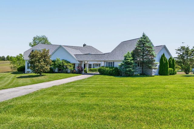 2027 Clintonville Road, Paris, KY 40361
