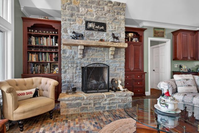 2027 Clintonville Road, Paris, KY 40361