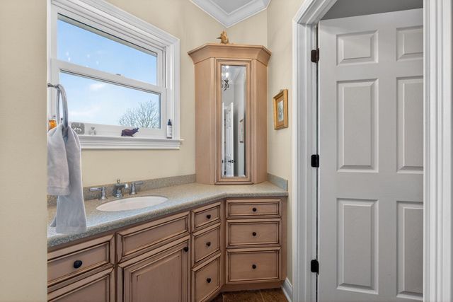 2027 Clintonville Road, Paris, KY 40361