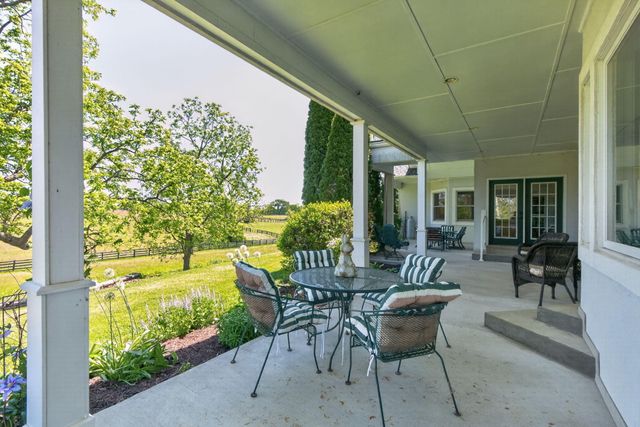 2027 Clintonville Road, Paris, KY 40361