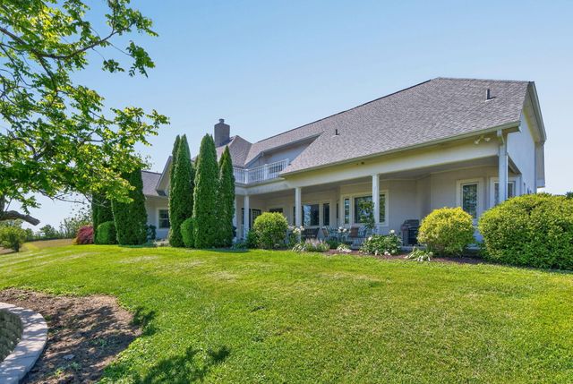 2027 Clintonville Road, Paris, KY 40361
