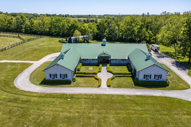 2027 Clintonville Road, Paris, KY 40361