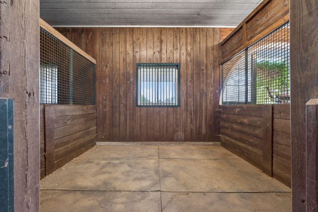 2027 Clintonville Road, Paris, KY 40361