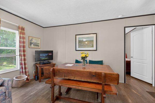 2027 Clintonville Road, Paris, KY 40361