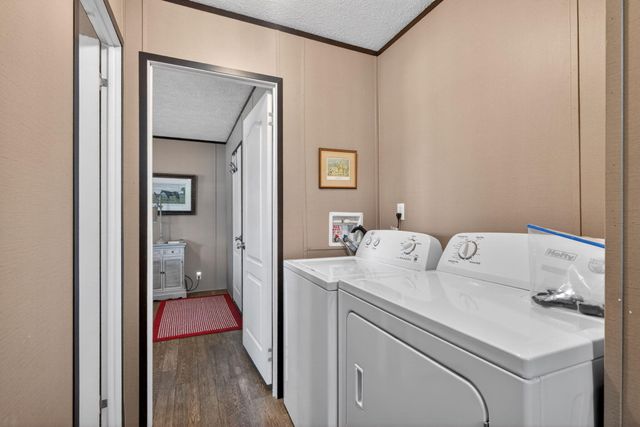 2027 Clintonville Road, Paris, KY 40361