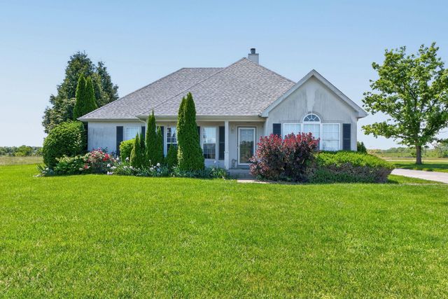 2027 Clintonville Road, Paris, KY 40361