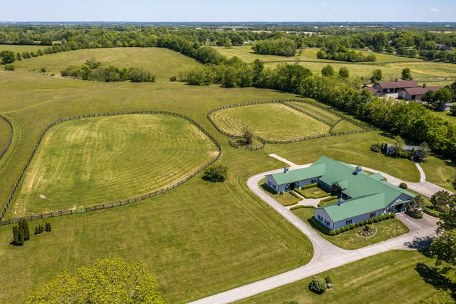 2027 Clintonville Road, Paris, KY 40361
