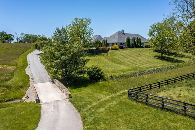 2027 Clintonville Road, Paris, KY 40361