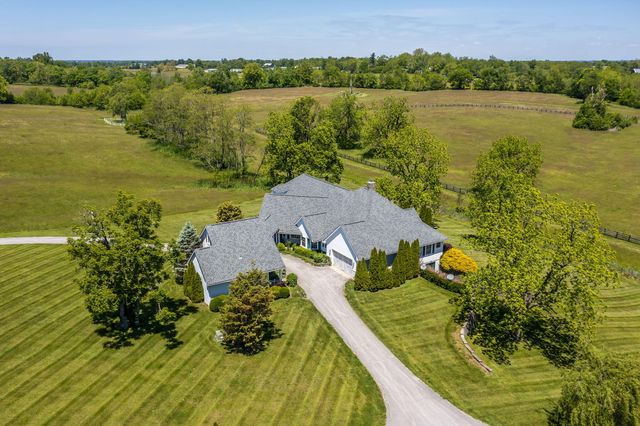 2027 Clintonville Road, Paris, KY 40361