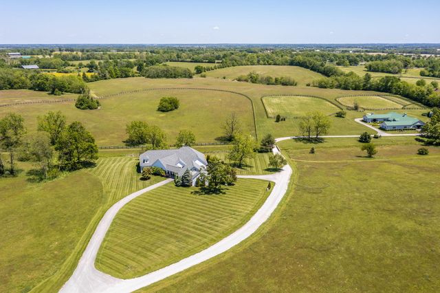 2027 Clintonville Road, Paris, KY 40361