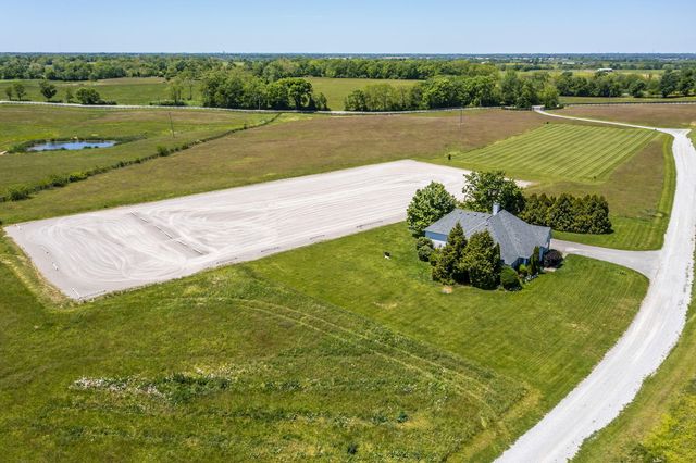 2027 Clintonville Road, Paris, KY 40361