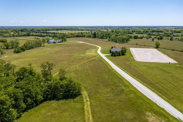 2027 Clintonville Road, Paris, KY 40361