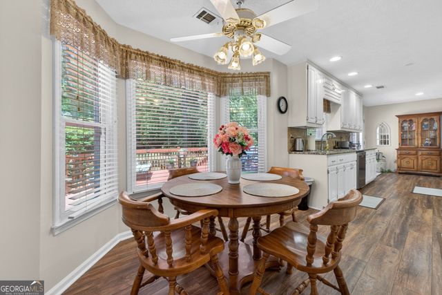 355 N Oakland Circle, Mcdonough, GA 30253