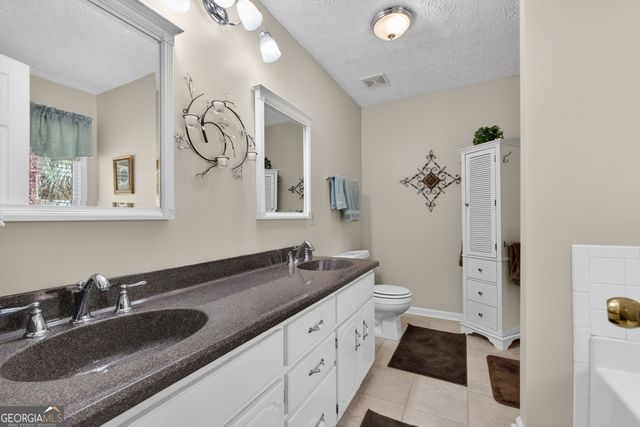 355 N Oakland Circle, Mcdonough, GA 30253
