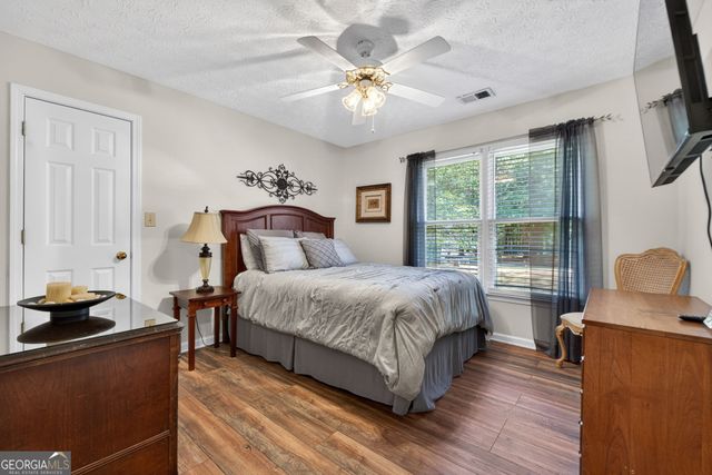 355 N Oakland Circle, Mcdonough, GA 30253