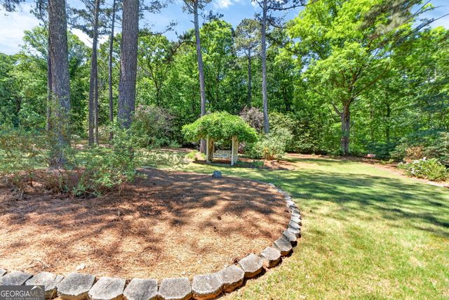 355 N Oakland Circle, Mcdonough, GA 30253