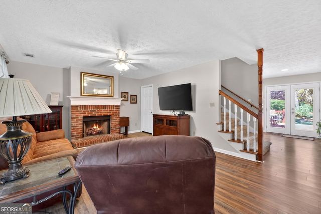 355 N Oakland Circle, Mcdonough, GA 30253