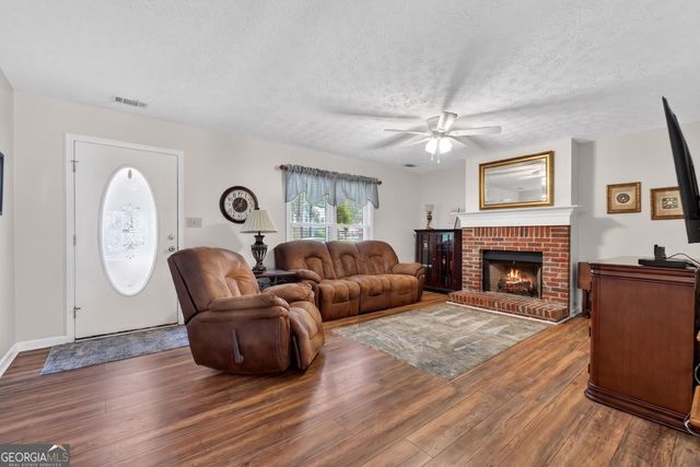 355 N Oakland Circle, Mcdonough, GA 30253
