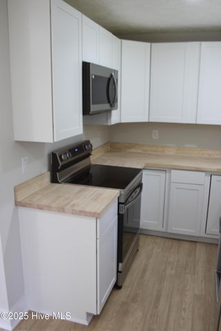 91 N Elmhurst Street, Clarkton, NC 28433