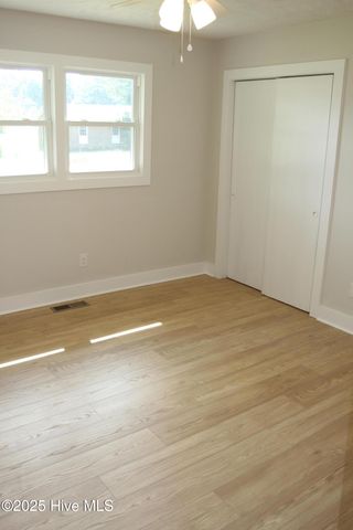 91 N Elmhurst Street, Clarkton, NC 28433