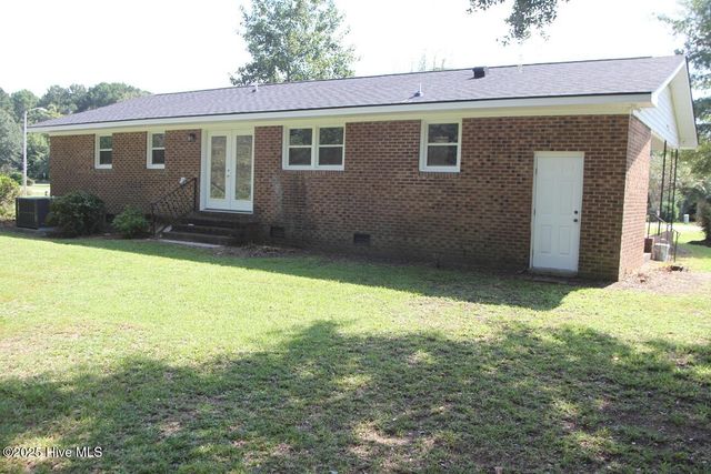 91 N Elmhurst Street, Clarkton, NC 28433