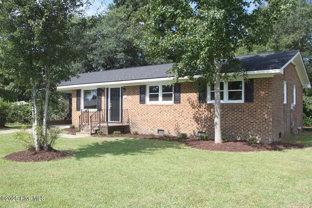 91 N Elmhurst Street, Clarkton, NC 28433