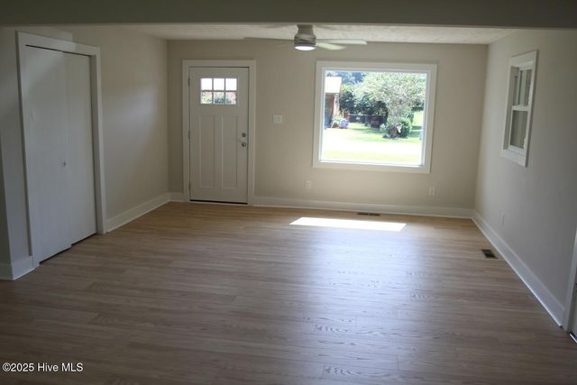 91 N Elmhurst Street, Clarkton, NC 28433