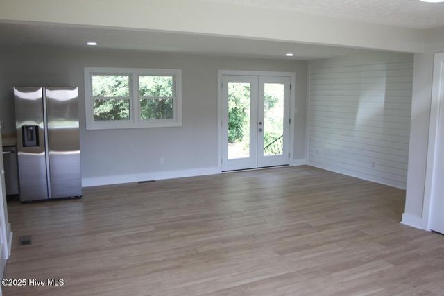 91 N Elmhurst Street, Clarkton, NC 28433