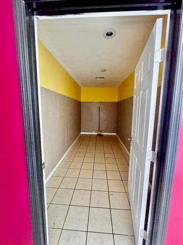 2017 AVENUE D, Fort Pierce, FL 34950