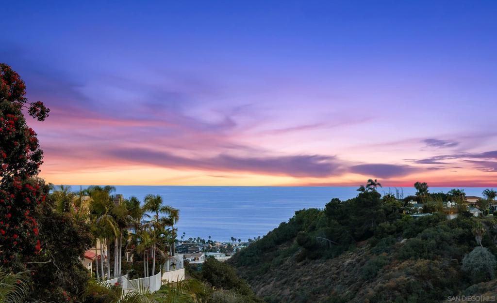 Image 1 of property listing at 1504 Caminito Solidago, La Jolla, CA 92037