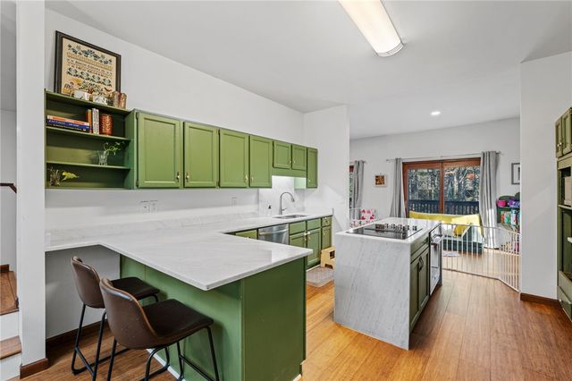 119 Shallowford Way, Seneca, SC 29672