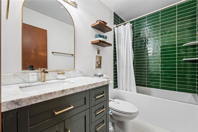 119 Shallowford Way, Seneca, SC 29672