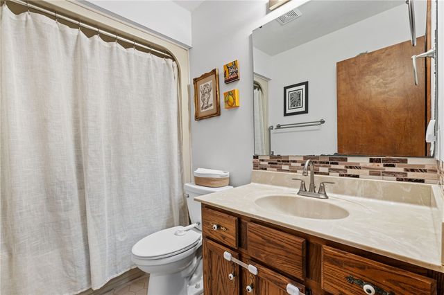 119 Shallowford Way, Seneca, SC 29672