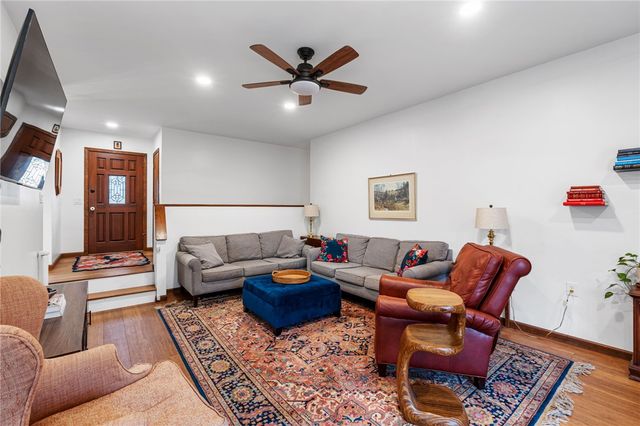 119 Shallowford Way, Seneca, SC 29672