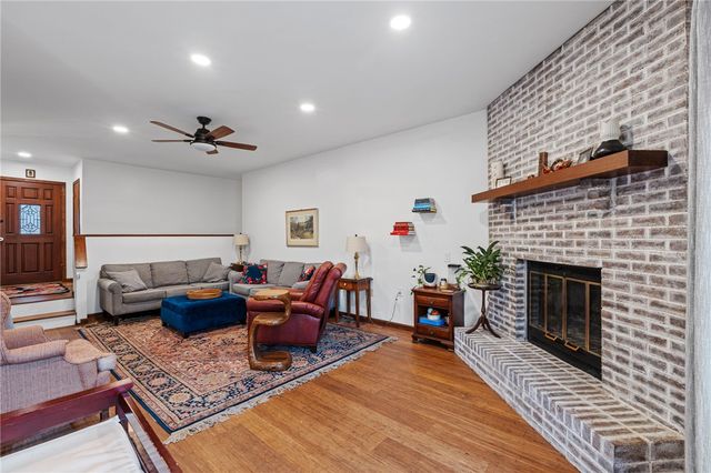 119 Shallowford Way, Seneca, SC 29672