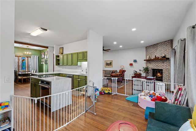 119 Shallowford Way, Seneca, SC 29672