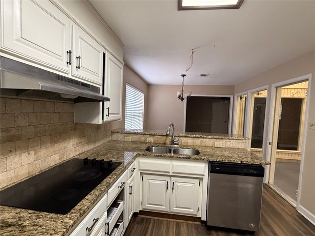 703 E Murco Drive, Mineral Wells, TX 76067