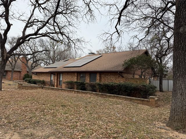 703 E Murco Drive, Mineral Wells, TX 76067