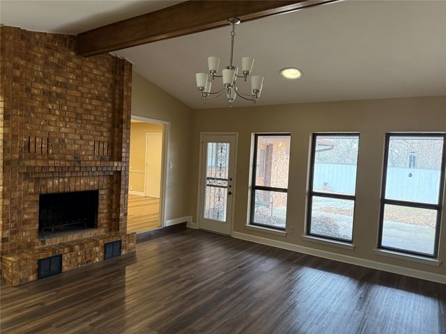 703 E Murco Drive, Mineral Wells, TX 76067